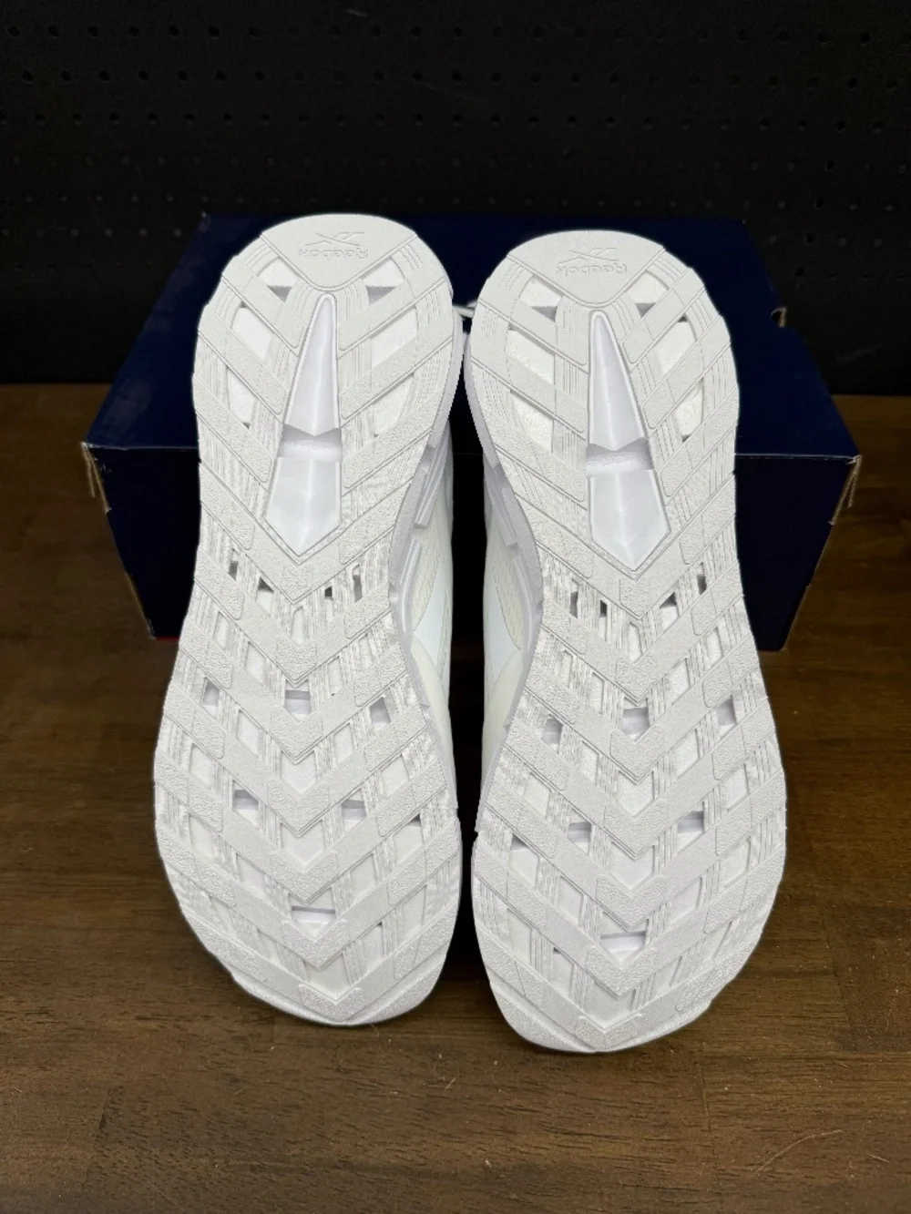 New W/ Box! Men's Reebok Zig Dynamica 5 White Running Athletic Sneakers Size 13